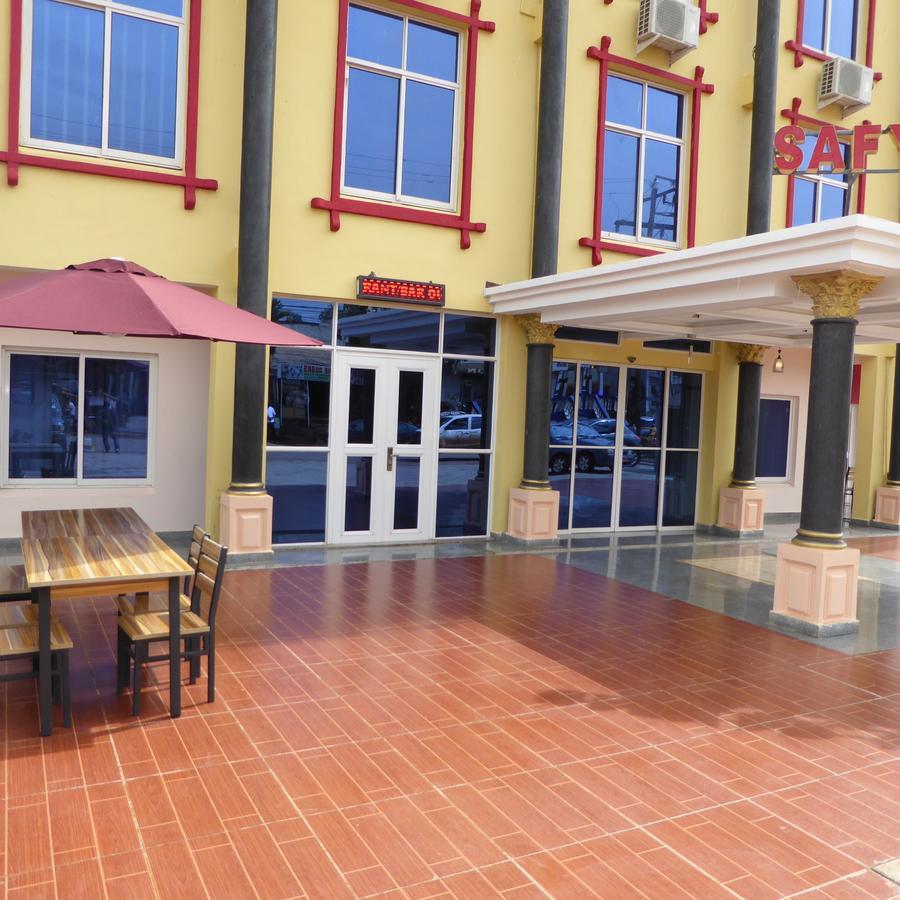 Yaoundé Safyad Hotel מראה חיצוני תמונה